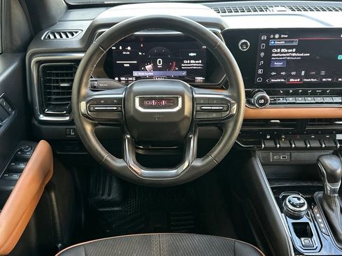 Used 2025 GMC Canyon AT4 image 27
