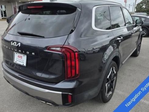 Used 2025 Kia Telluride S FWD image 9