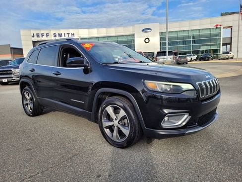Used 2019 Jeep Cherokee Limited image 1