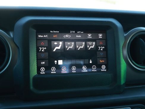 Used 2023 Jeep Gladiator Willys image 10