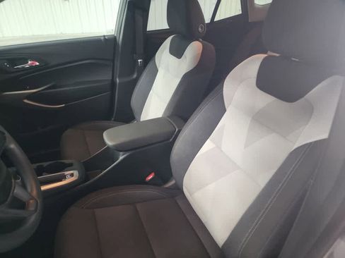 Used 2024 Chevrolet Trax LS w/ LS Convenience Package image 19