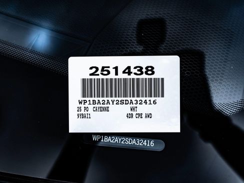 Certified 2025 Porsche Cayenne Coupe image 29