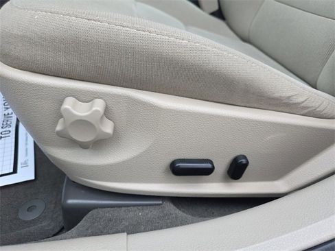 Used 2010 Ford Fusion Hybrid image 12