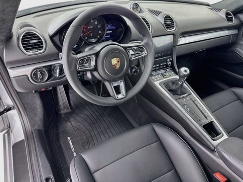 Certified 2025 Porsche 718 Cayman GTS RWD image 4