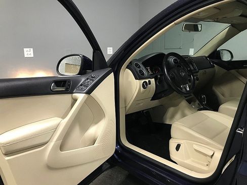 Used 2015 Volkswagen Tiguan SE FWD image 9
