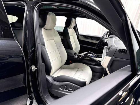 New 2026 Porsche Cayenne AWD/4WD image 29