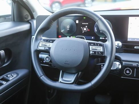 Certified 2025 Hyundai Ioniq 5 SE image 17