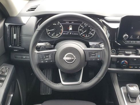 Used 2024 Nissan Pathfinder SV image 25