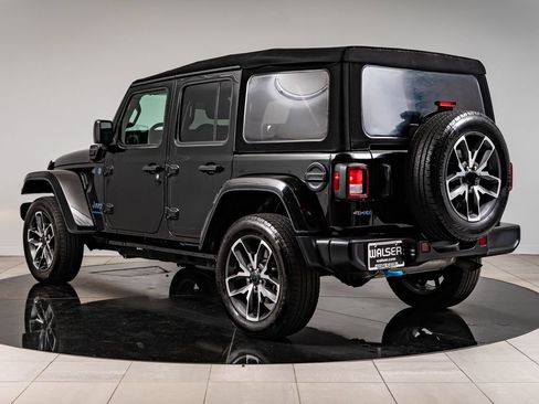 Used 2024 Jeep Wrangler Unlimited AWD/4WD image 6