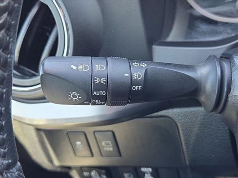 Used 2021 Toyota Tacoma Limited w/ Nightshade Package AWD/4WD image 15