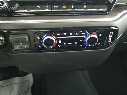 Certified 2026 GMC Sierra 1500 SLT AWD/4WD image 21