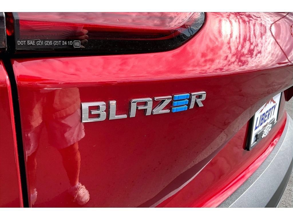 Used 2024 Chevrolet Blazer EV LT AWD/4WD image 21
