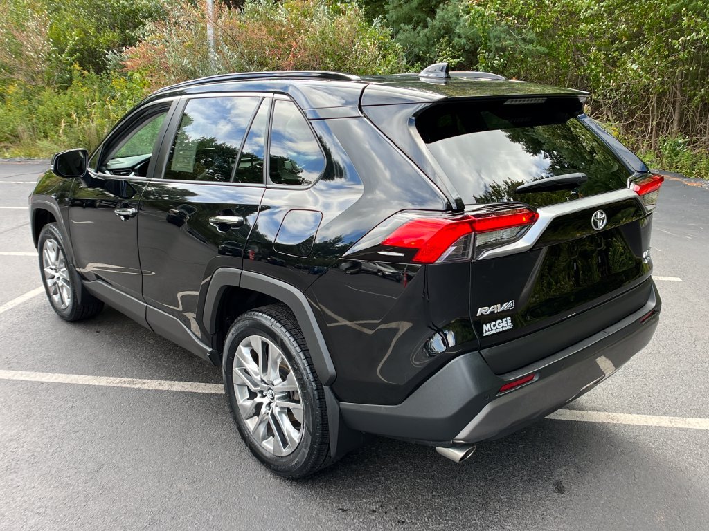 Used 2020 Toyota RAV4 Limited AWD/4WD image 3