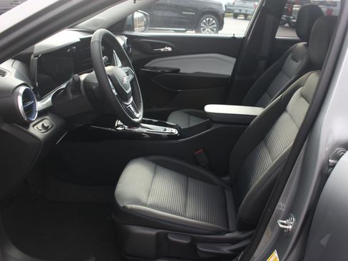 New 2026 Chevrolet Trax LT w/ Driver Confidence Package image 11