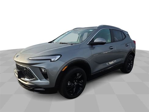 Used 2024 Buick Encore GX Sport Touring image 1