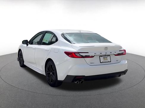 Used 2025 Toyota Camry SE FWD image 11