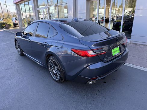 Used 2026 Toyota Camry SE w/ Convenience Package image 3