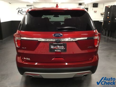 Used 2017 Ford Explorer XLT image 9