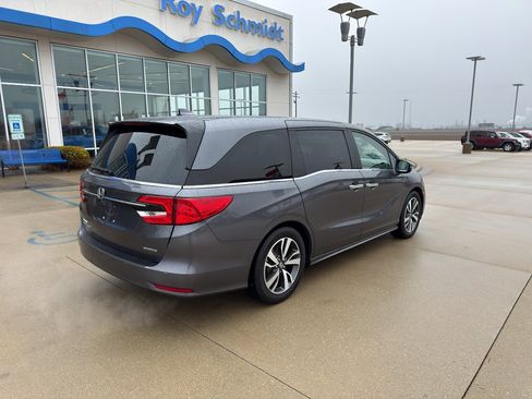 Used 2023 Honda Odyssey Touring image 5