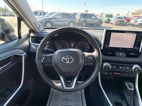Used 2019 Toyota RAV4 XLE Premium w/ Cold Weather Package AWD/4WD image 19