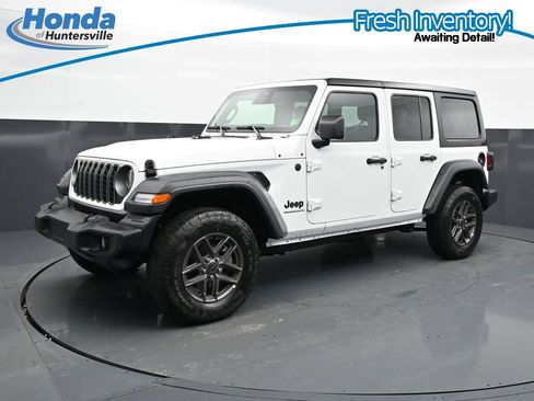 Used 2025 Jeep Wrangler Unlimited Sport AWD/4WD image 4