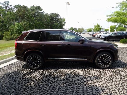Certified 2025 Volvo XC90 T8 Plus w/ Protection Package Premier AWD/4WD image 5