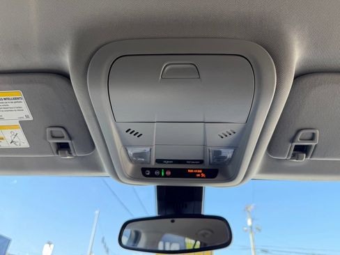 Used 2024 GMC Terrain SLE FWD image 21