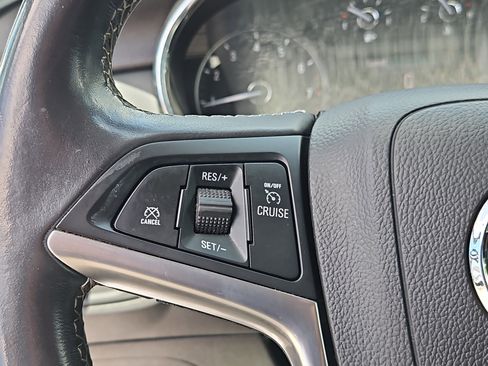 Used 2021 Buick Encore Preferred w/ Safety Package image 18