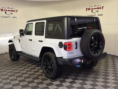 Used 2023 Jeep Wrangler Unlimited Sahara w/ Cold Weather Group AWD/4WD image 5