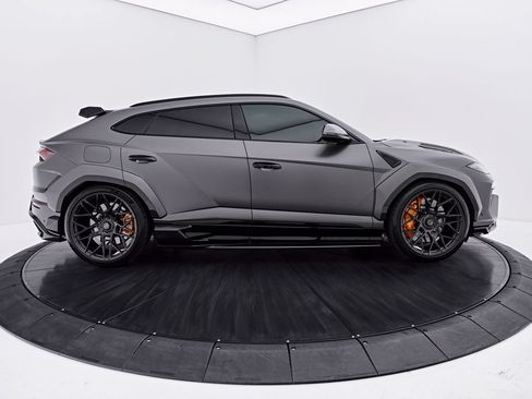 Used 2025 Lamborghini Urus Performante AWD/4WD image 15