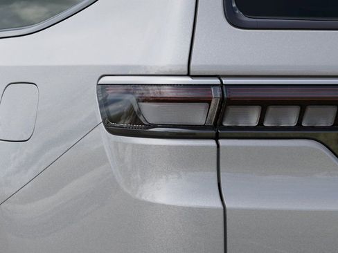 New 2026 Jeep Grand Wagoneer L 2WD image 9
