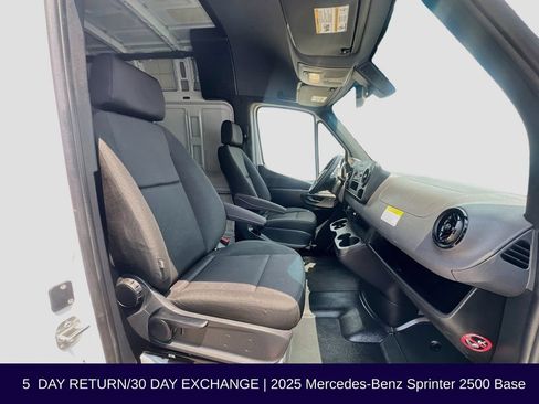 Used 2025 Mercedes-Benz Sprinter 2500 image 29
