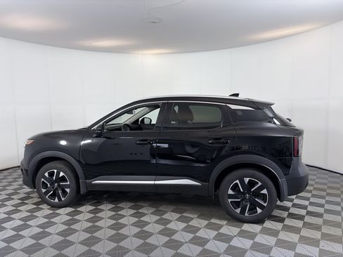 Certified 2025 Nissan Kicks SR AWD/4WD image 8