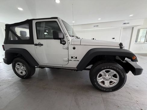 Used 2009 Jeep Wrangler X AWD/4WD image 11
