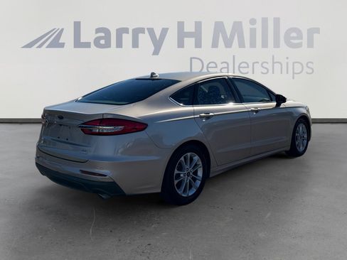 Used 2019 Ford Fusion SE image 5