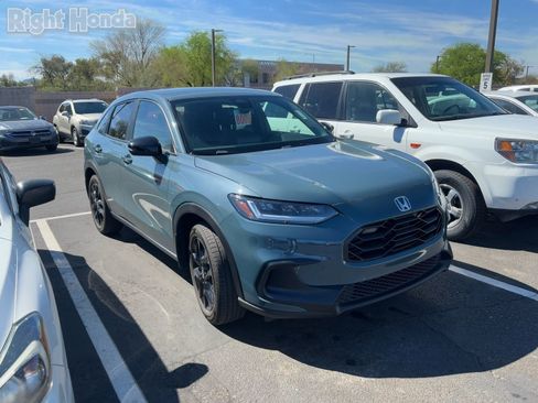 Certified 2025 Honda HR-V Sport image 5