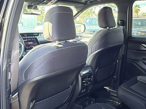 New 2025 Jeep Grand Cherokee L Laredo image 15