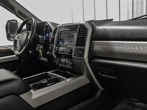 Used 2019 Ford F250 Lariat w/ Lariat Value Package AWD/4WD image 12