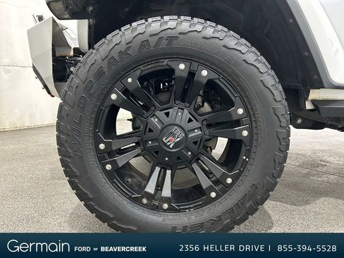Used 2019 Jeep Wrangler Unlimited Sahara image 14