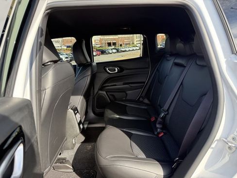 New 2026 Jeep Compass Latitude image 29