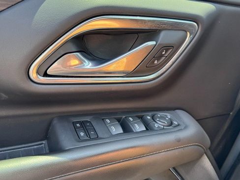 Used 2023 Chevrolet Tahoe Z71 w/ Luxury Package AWD/4WD image 25