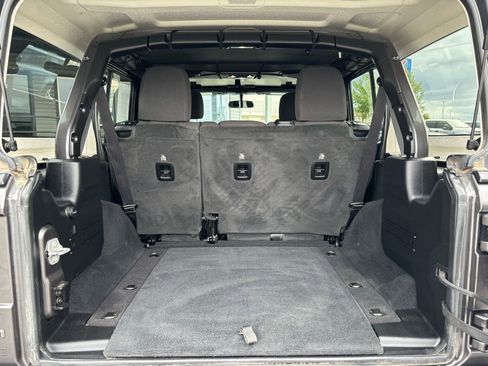 Used 2023 Jeep Wrangler Unlimited Sport AWD/4WD image 10