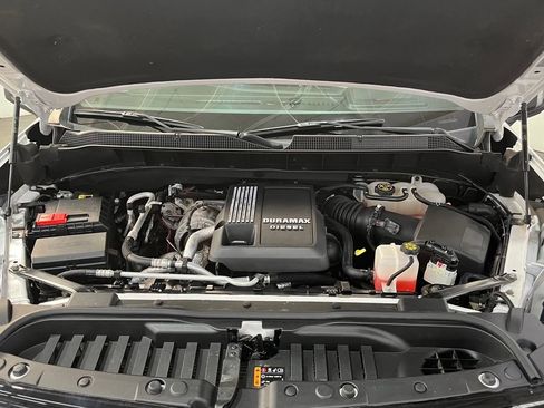 Used 2023 Chevrolet Silverado 1500 High Country w/ High Country Premium Package AWD/4WD image 6