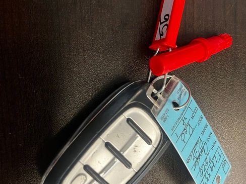 Used 2020 Chrysler Pacifica Touring-L image 13