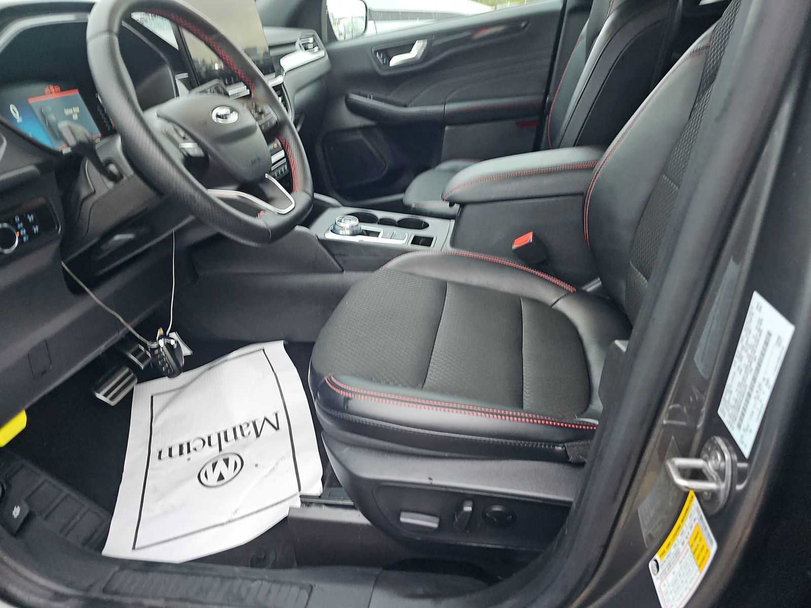 Used 2024 Ford Escape ST-Line w/ Tech Pack #1 AWD/4WD image 11