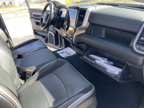 Used 2024 RAM 2500 Laramie image 32