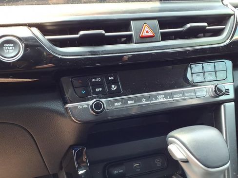 Used 2024 Kia Seltos S FWD image 7