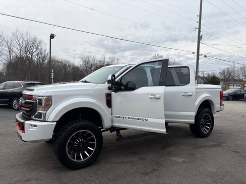 Used 2020 Ford F250 Lariat w/ Lariat Ultimate Package image 4