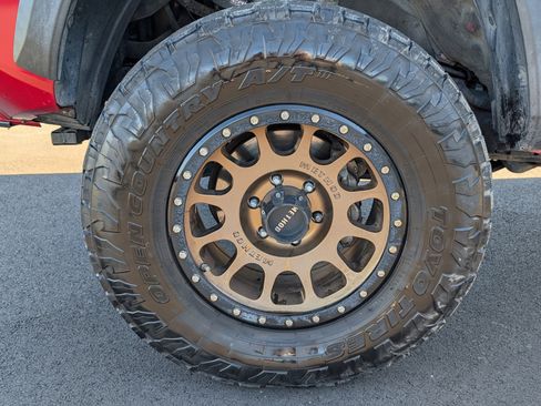 Used 2016 Toyota Tacoma SR image 13