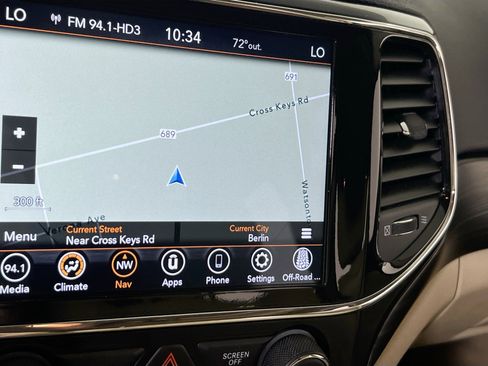 Used 2022 Jeep Grand Cherokee Laredo E image 13